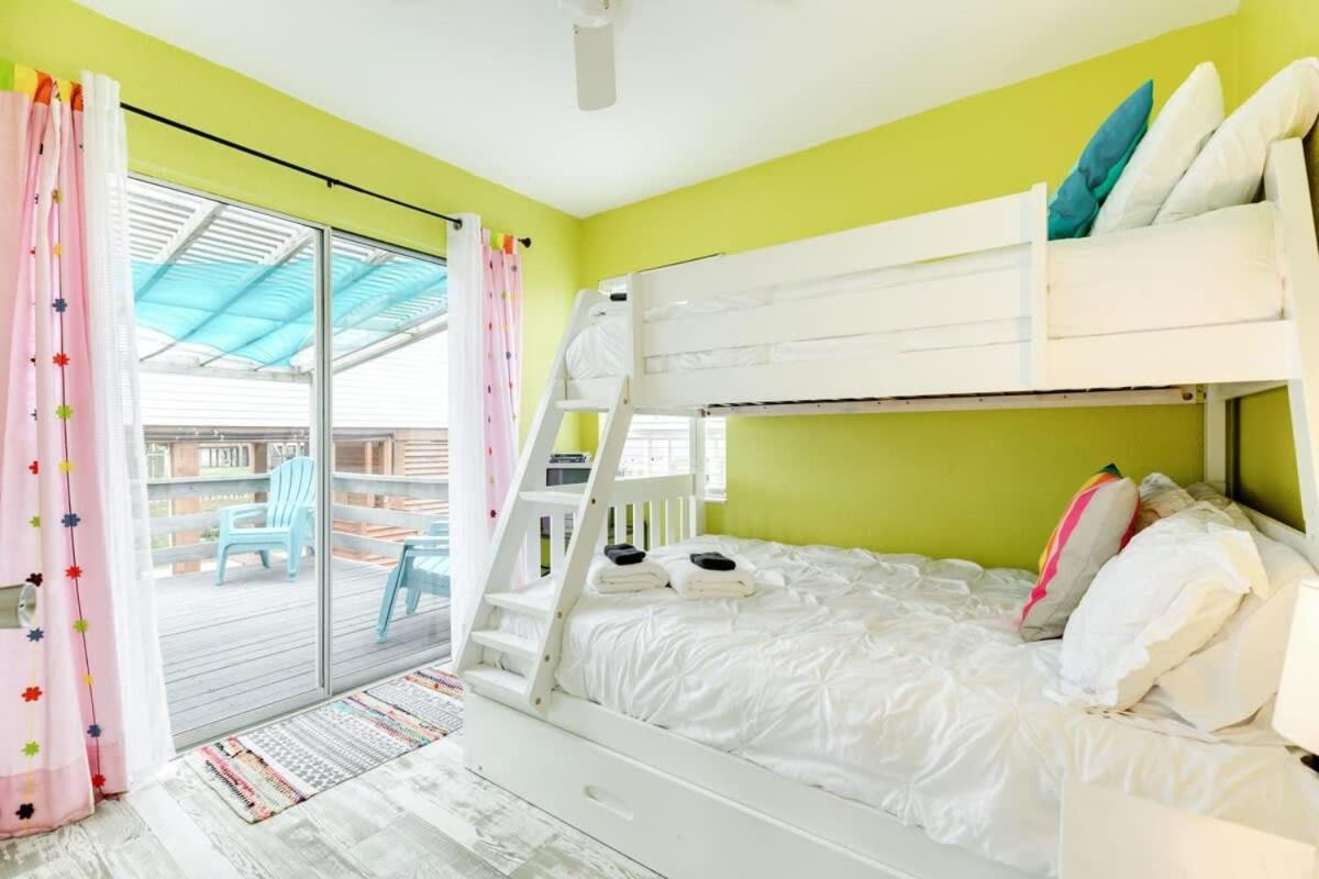 Fun In The Sun! Cozy Beach Pad, Gulf Views And Easy Access To The Sand! Surfside Beach Exterior foto